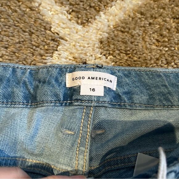 Good American Blue Flare & Wide Leg Jeans - Picture 5 of 6